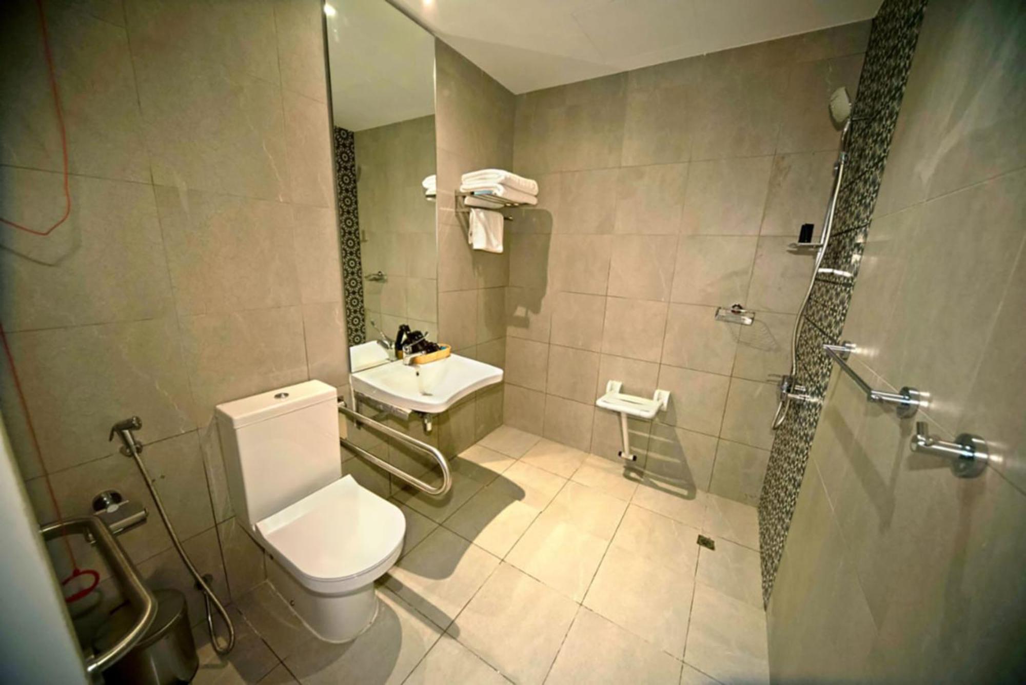 Kingsgate Canal Hotel By Millennium Dubaï Extérieur photo